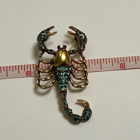 Blue and Gold Scorpion Brooch - Picture 5 of 6